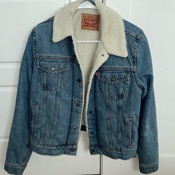 Levi’s Jean Jacket - Picture 1 of 4